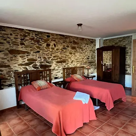 Casa Benaxo Ribeira Sacra Currelos