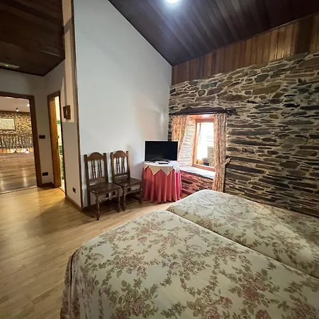 Casa Benaxo Currelos