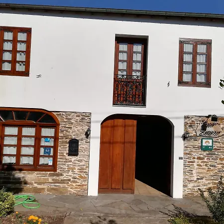 Casa Benaxo Casa rural Currelos